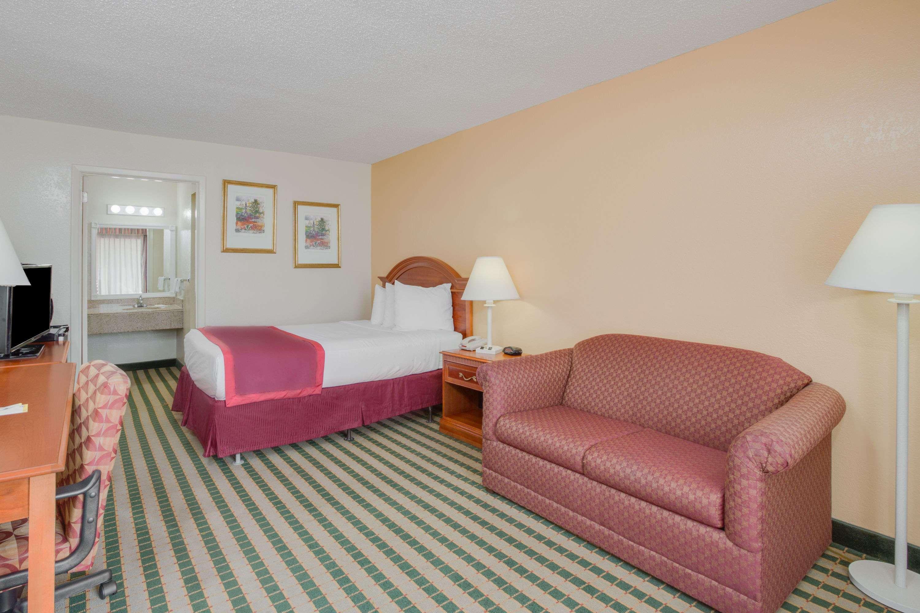 Days Inn By Wyndham Asheville West Candler Exterior foto